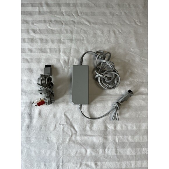 Original OEM Nintendo Brand Wii Power Cord And AV Cable TESTED - Picture 1 of 9
